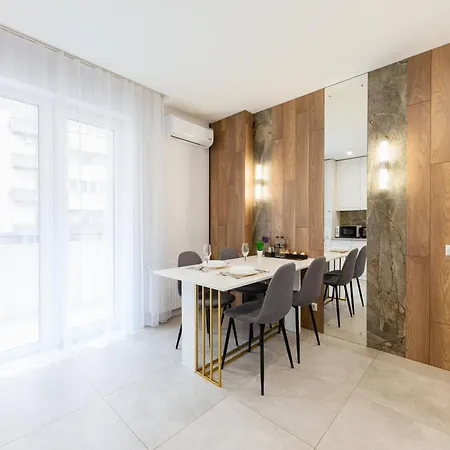 Luxury “bozdosh” Lägenhet Uzjhorod
